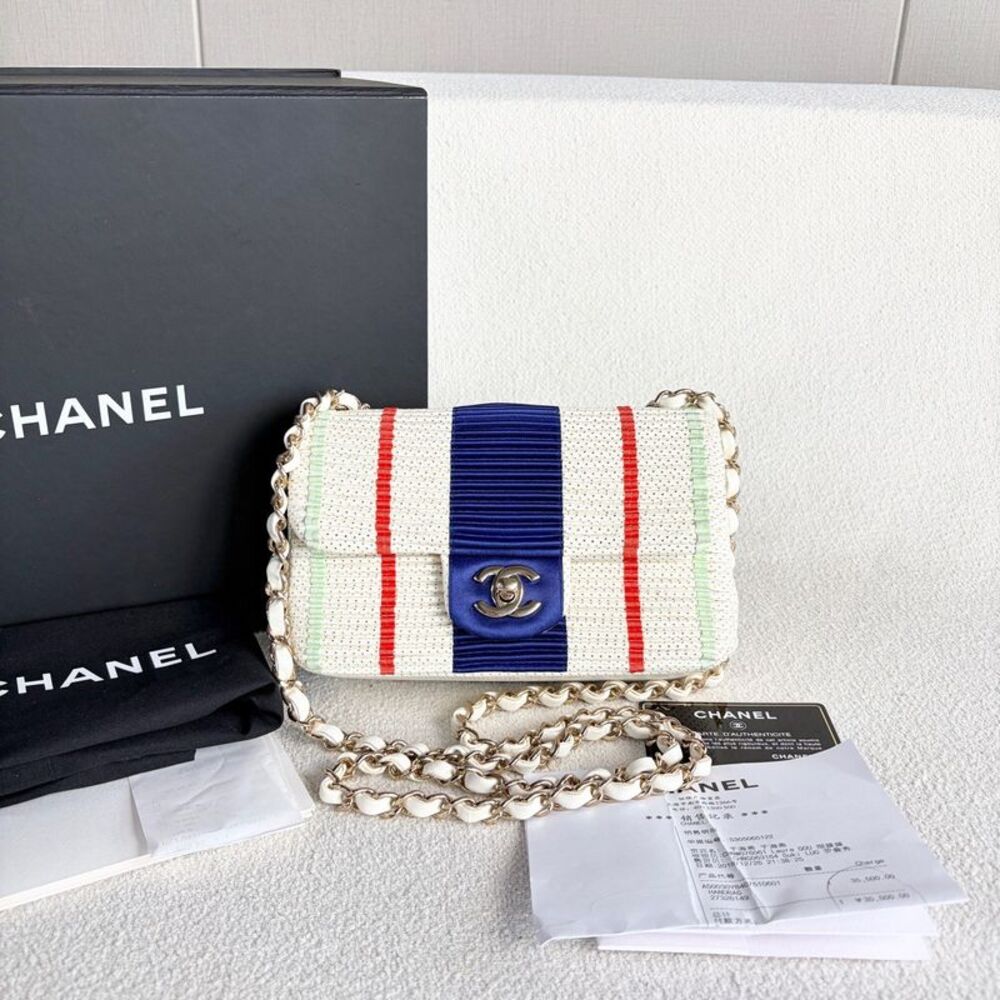 Chanel Women Pre-Loved Bag Very Good Condition - Picture 1 of 9